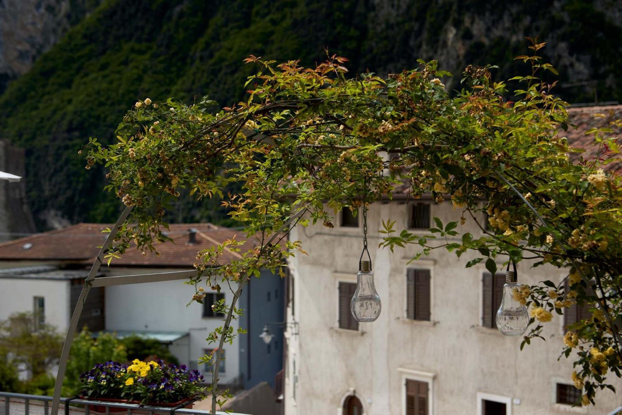 Appartamento Ania Vista Castello Tenno Buitenkant foto